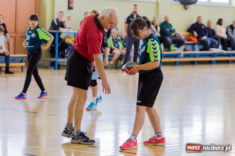 Zdjęcie w galerii na portalu naszraciborz.pl: 8. Turniej Piłki Ręcznej Dziewcząt Młodszych o puchar starosty raciborskiego wiadomości z regionu
