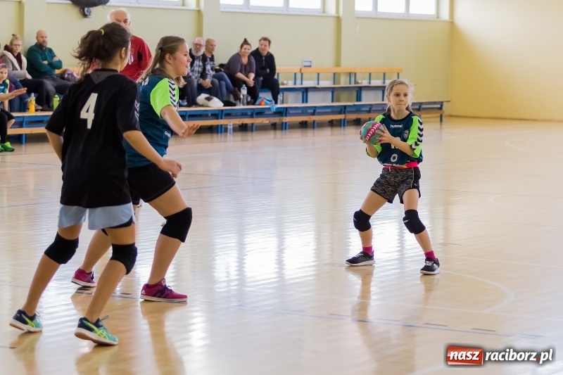 Zdjęcie w galerii na portalu naszraciborz.pl: 8. Turniej Piłki Ręcznej Dziewcząt Młodszych o puchar starosty raciborskiego wiadomości z regionu