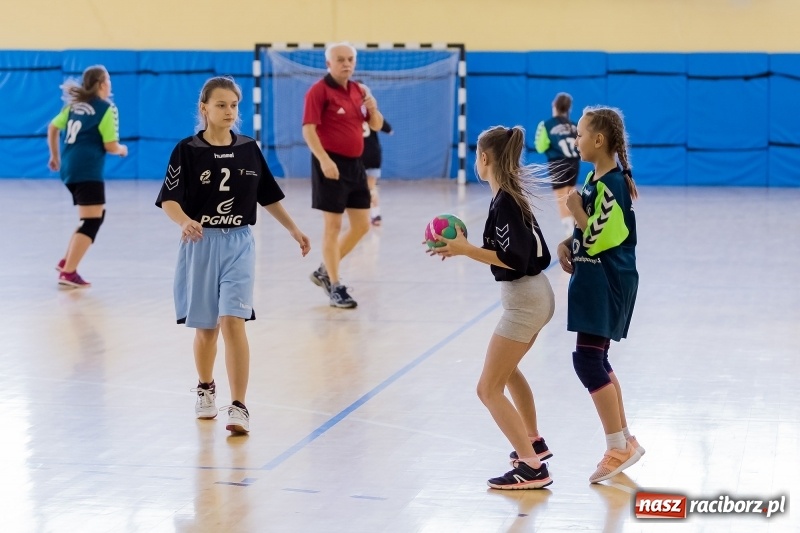 Zdjęcie w galerii na portalu naszraciborz.pl: 8. Turniej Piłki Ręcznej Dziewcząt Młodszych o puchar starosty raciborskiego wiadomości z regionu