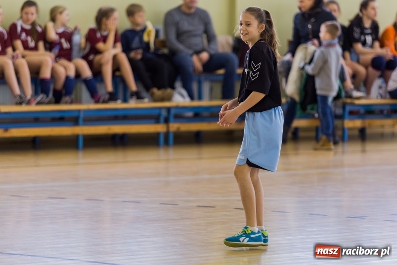 Zdjęcie w galerii na portalu naszraciborz.pl: 8. Turniej Piłki Ręcznej Dziewcząt Młodszych o puchar starosty raciborskiego wiadomości z regionu