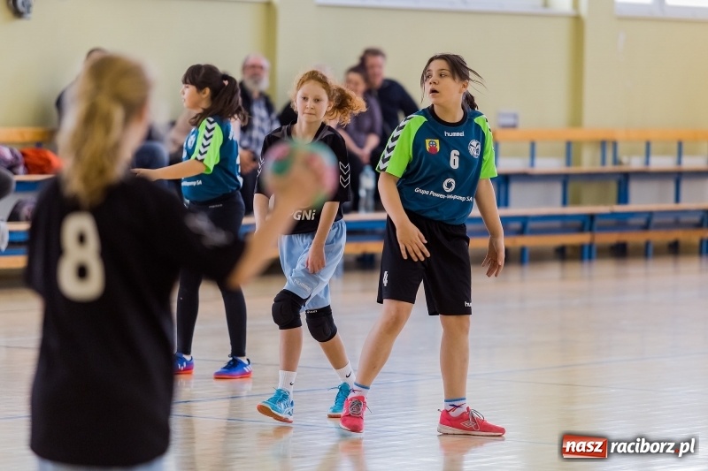 Zdjęcie w galerii na portalu naszraciborz.pl: 8. Turniej Piłki Ręcznej Dziewcząt Młodszych o puchar starosty raciborskiego wiadomości z regionu