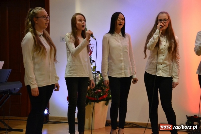 Zdjęcie w galerii na portalu naszraciborz.pl: XIII Forum Osób Niepełnosprawnych na Zamku Piastowskim za nami wiadomości z regionu