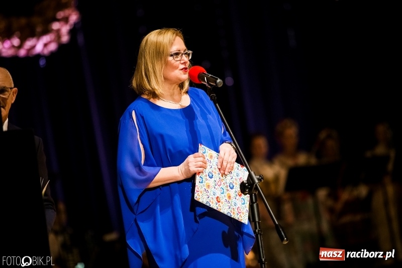 Zdjęcie w galerii na portalu naszraciborz.pl: 20 lat z tańcem. Jubileuszowy koncert Źródła na deskach RCK  wiadomości z regionu