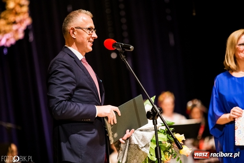 Zdjęcie w galerii na portalu naszraciborz.pl: 20 lat z tańcem. Jubileuszowy koncert Źródła na deskach RCK  wiadomości z regionu