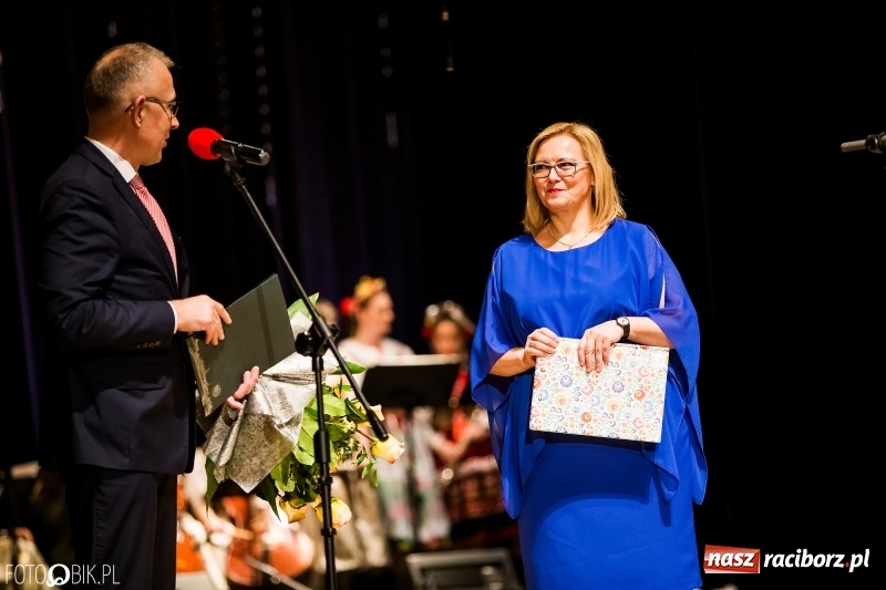 Zdjęcie w galerii na portalu naszraciborz.pl: 20 lat z tańcem. Jubileuszowy koncert Źródła na deskach RCK  wiadomości z regionu