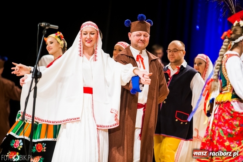 Zdjęcie w galerii na portalu naszraciborz.pl: 20 lat z tańcem. Jubileuszowy koncert Źródła na deskach RCK  wiadomości z regionu