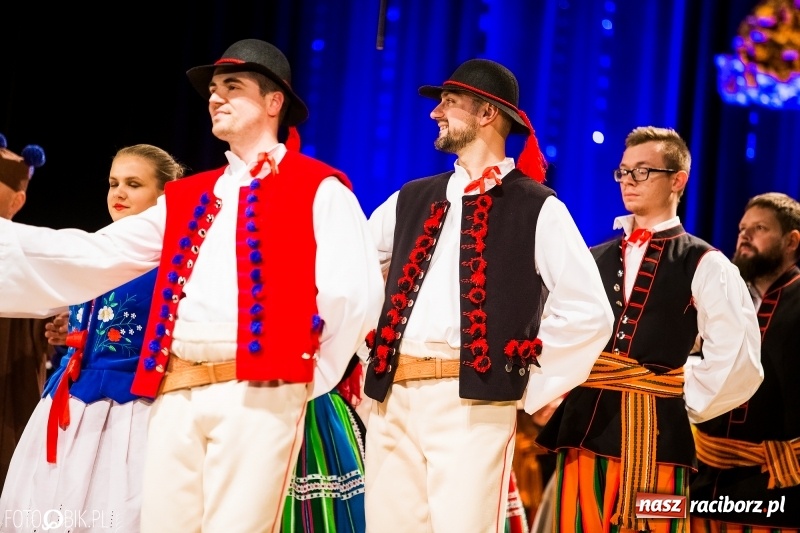 Zdjęcie w galerii na portalu naszraciborz.pl: 20 lat z tańcem. Jubileuszowy koncert Źródła na deskach RCK  wiadomości z regionu