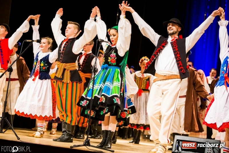 Zdjęcie w galerii na portalu naszraciborz.pl: 20 lat z tańcem. Jubileuszowy koncert Źródła na deskach RCK  wiadomości z regionu