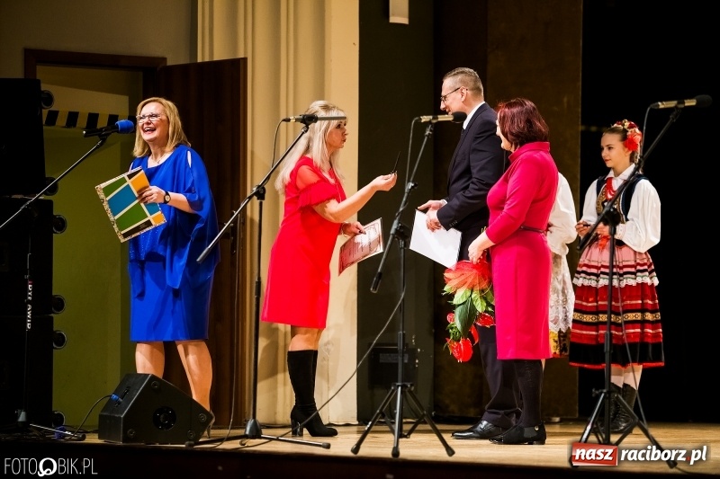 Zdjęcie w galerii na portalu naszraciborz.pl: 20 lat z tańcem. Jubileuszowy koncert Źródła na deskach RCK  wiadomości z regionu