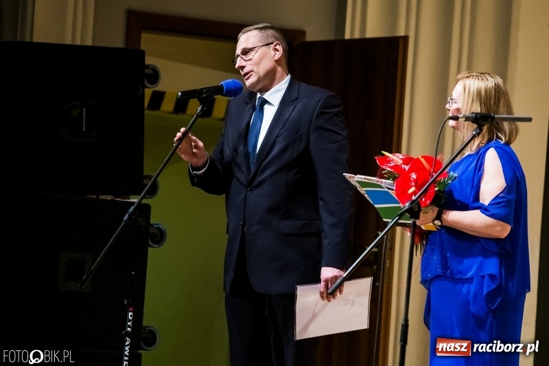 Zdjęcie w galerii na portalu naszraciborz.pl: 20 lat z tańcem. Jubileuszowy koncert Źródła na deskach RCK  wiadomości z regionu