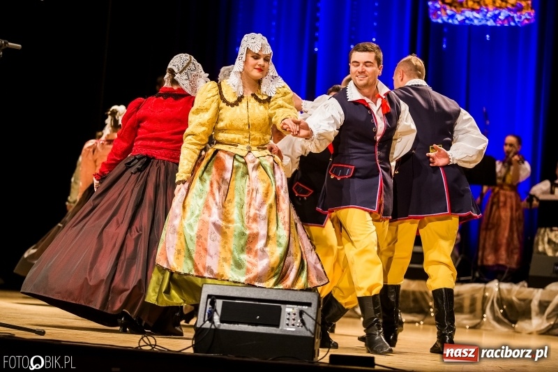 Zdjęcie w galerii na portalu naszraciborz.pl: 20 lat z tańcem. Jubileuszowy koncert Źródła na deskach RCK  wiadomości z regionu
