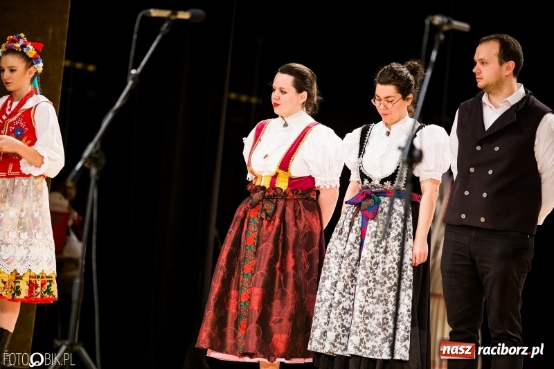 Zdjęcie w galerii na portalu naszraciborz.pl: 20 lat z tańcem. Jubileuszowy koncert Źródła na deskach RCK  wiadomości z regionu