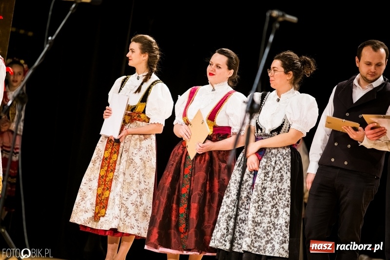 Zdjęcie w galerii na portalu naszraciborz.pl: 20 lat z tańcem. Jubileuszowy koncert Źródła na deskach RCK  wiadomości z regionu