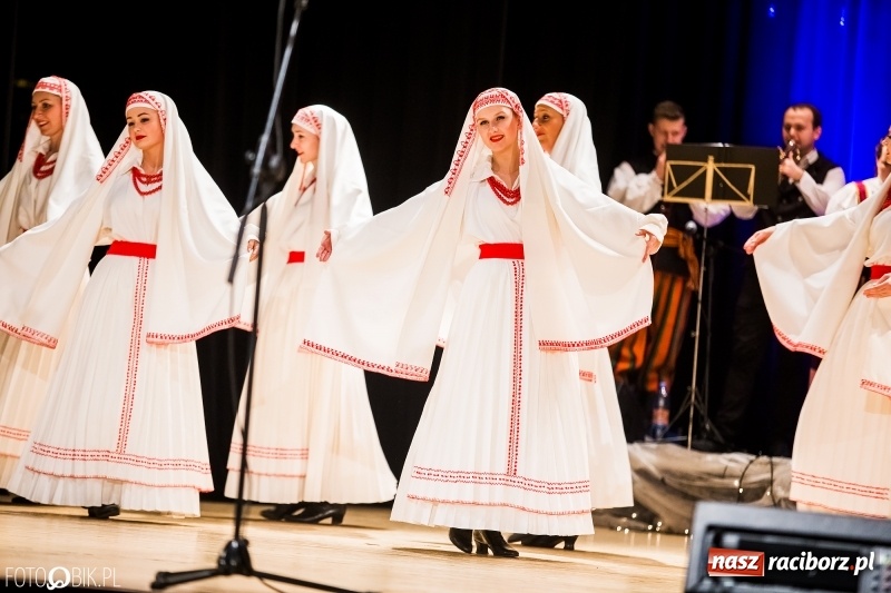 Zdjęcie w galerii na portalu naszraciborz.pl: 20 lat z tańcem. Jubileuszowy koncert Źródła na deskach RCK  wiadomości z regionu