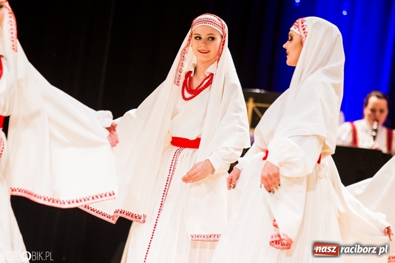 Zdjęcie w galerii na portalu naszraciborz.pl: 20 lat z tańcem. Jubileuszowy koncert Źródła na deskach RCK  wiadomości z regionu