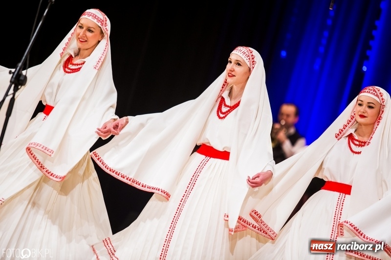 Zdjęcie w galerii na portalu naszraciborz.pl: 20 lat z tańcem. Jubileuszowy koncert Źródła na deskach RCK  wiadomości z regionu