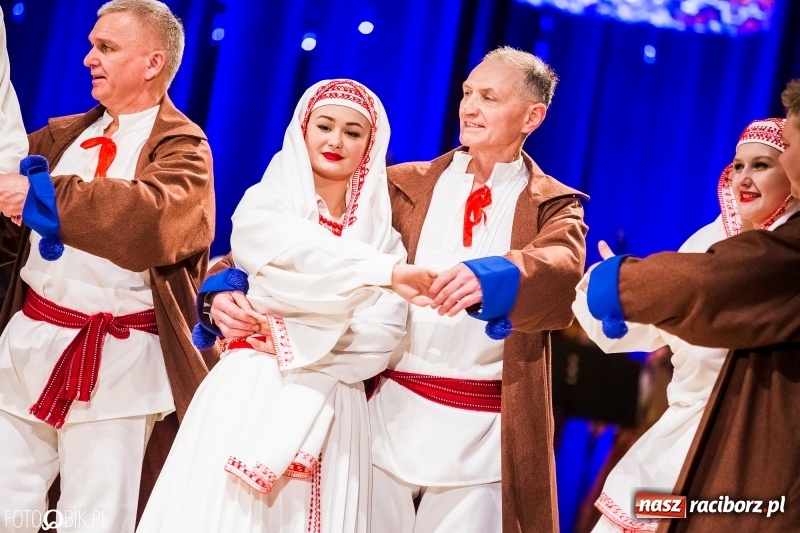 Zdjęcie w galerii na portalu naszraciborz.pl: 20 lat z tańcem. Jubileuszowy koncert Źródła na deskach RCK  wiadomości z regionu