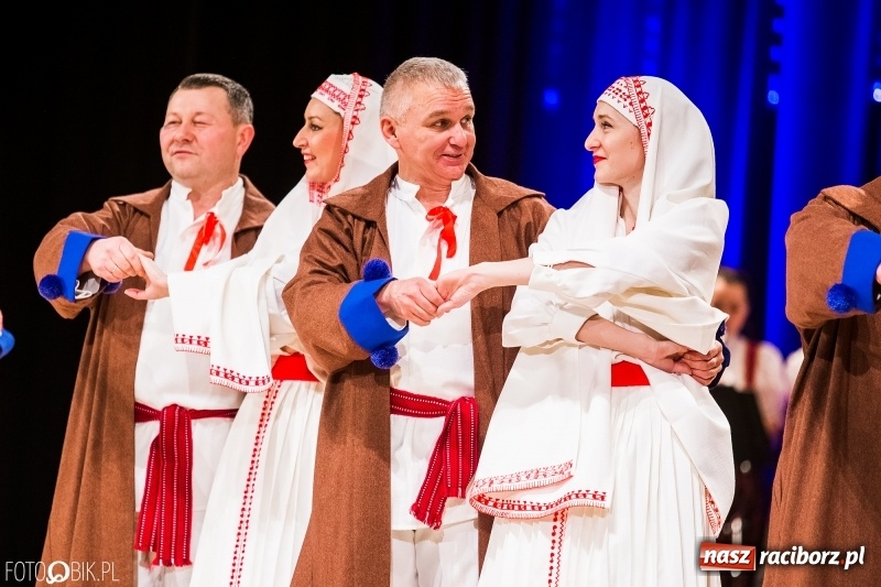 Zdjęcie w galerii na portalu naszraciborz.pl: 20 lat z tańcem. Jubileuszowy koncert Źródła na deskach RCK  wiadomości z regionu