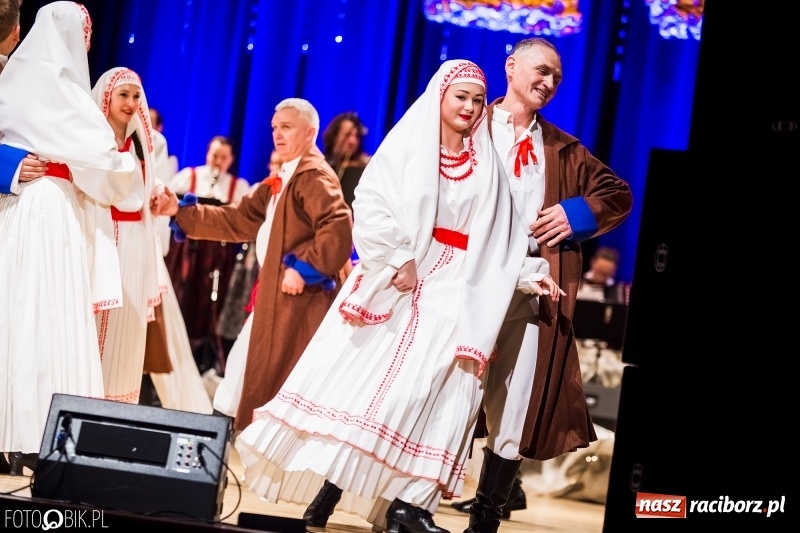 Zdjęcie w galerii na portalu naszraciborz.pl: 20 lat z tańcem. Jubileuszowy koncert Źródła na deskach RCK  wiadomości z regionu