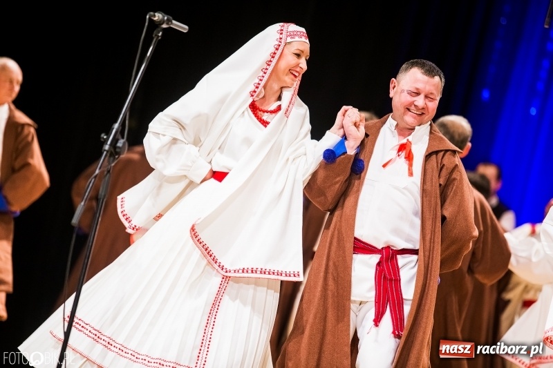 Zdjęcie w galerii na portalu naszraciborz.pl: 20 lat z tańcem. Jubileuszowy koncert Źródła na deskach RCK  wiadomości z regionu