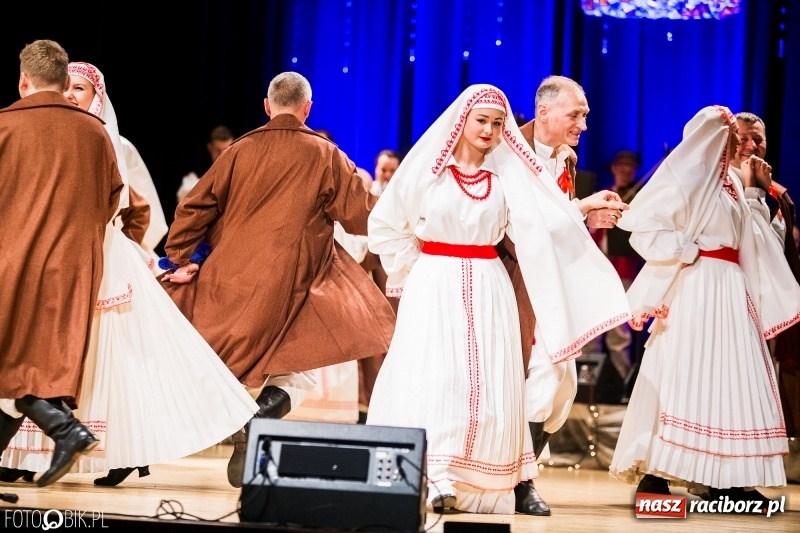 Zdjęcie w galerii na portalu naszraciborz.pl: 20 lat z tańcem. Jubileuszowy koncert Źródła na deskach RCK  wiadomości z regionu