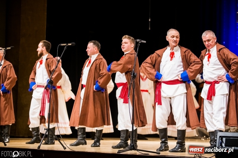 Zdjęcie w galerii na portalu naszraciborz.pl: 20 lat z tańcem. Jubileuszowy koncert Źródła na deskach RCK  wiadomości z regionu