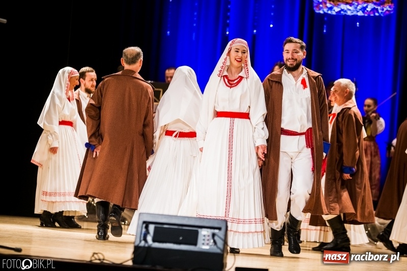 Zdjęcie w galerii na portalu naszraciborz.pl: 20 lat z tańcem. Jubileuszowy koncert Źródła na deskach RCK  wiadomości z regionu