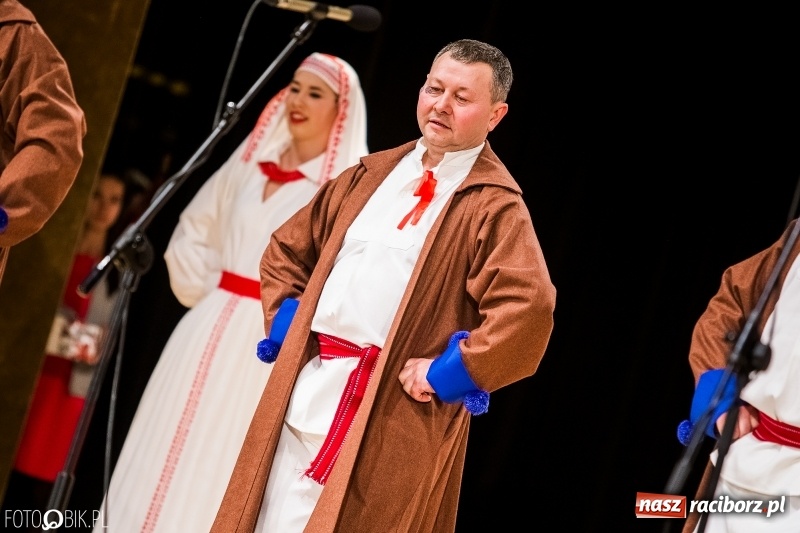 Zdjęcie w galerii na portalu naszraciborz.pl: 20 lat z tańcem. Jubileuszowy koncert Źródła na deskach RCK  wiadomości z regionu