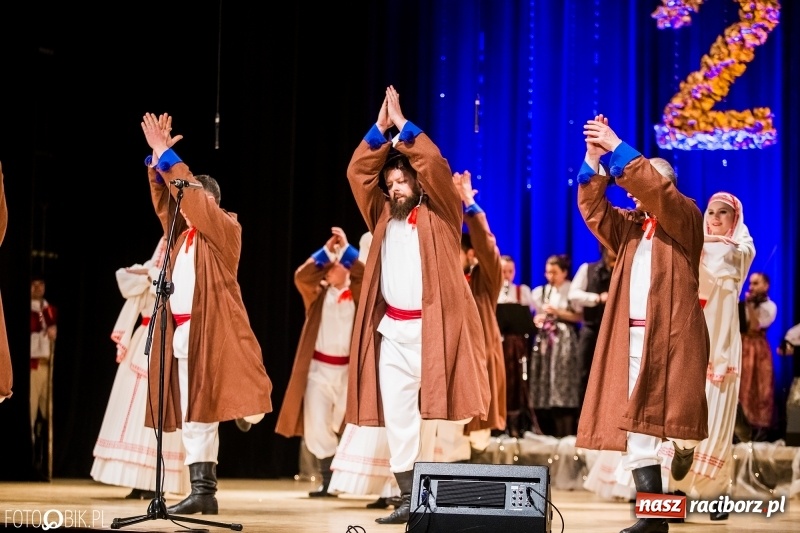 Zdjęcie w galerii na portalu naszraciborz.pl: 20 lat z tańcem. Jubileuszowy koncert Źródła na deskach RCK  wiadomości z regionu