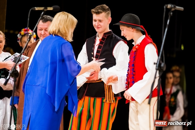 Zdjęcie w galerii na portalu naszraciborz.pl: 20 lat z tańcem. Jubileuszowy koncert Źródła na deskach RCK  wiadomości z regionu