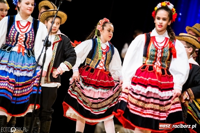 Zdjęcie w galerii na portalu naszraciborz.pl: 20 lat z tańcem. Jubileuszowy koncert Źródła na deskach RCK  wiadomości z regionu