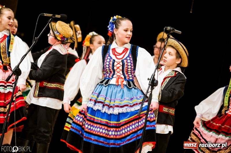 Zdjęcie w galerii na portalu naszraciborz.pl: 20 lat z tańcem. Jubileuszowy koncert Źródła na deskach RCK  wiadomości z regionu