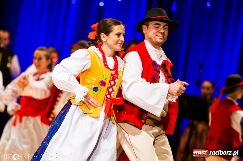 Zdjęcie w galerii na portalu naszraciborz.pl: 20 lat z tańcem. Jubileuszowy koncert Źródła na deskach RCK  wiadomości z regionu