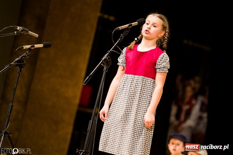 Zdjęcie w galerii na portalu naszraciborz.pl: 20 lat z tańcem. Jubileuszowy koncert Źródła na deskach RCK  wiadomości z regionu