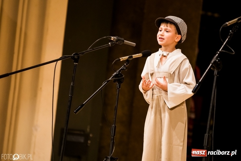 Zdjęcie w galerii na portalu naszraciborz.pl: 20 lat z tańcem. Jubileuszowy koncert Źródła na deskach RCK  wiadomości z regionu