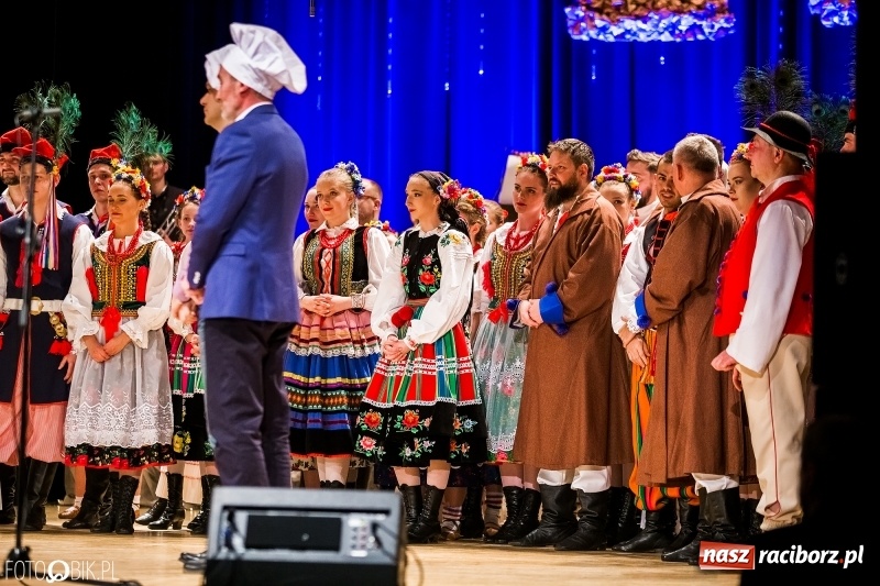 Zdjęcie w galerii na portalu naszraciborz.pl: 20 lat z tańcem. Jubileuszowy koncert Źródła na deskach RCK  wiadomości z regionu