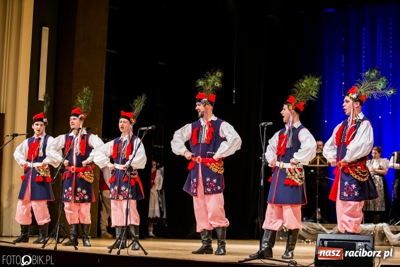 Zdjęcie w galerii na portalu naszraciborz.pl: 20 lat z tańcem. Jubileuszowy koncert Źródła na deskach RCK  wiadomości z regionu