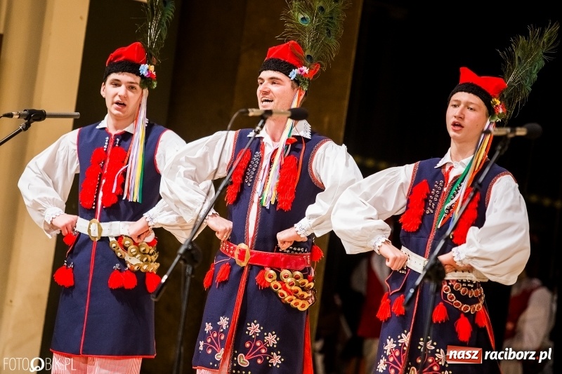 Zdjęcie w galerii na portalu naszraciborz.pl: 20 lat z tańcem. Jubileuszowy koncert Źródła na deskach RCK  wiadomości z regionu