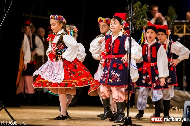 Zdjęcie w galerii na portalu naszraciborz.pl: 20 lat z tańcem. Jubileuszowy koncert Źródła na deskach RCK  wiadomości z regionu