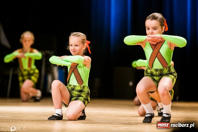 Zdjęcie w galerii na portalu naszraciborz.pl: 20 lat z tańcem. Jubileuszowy koncert Źródła na deskach RCK  wiadomości z regionu