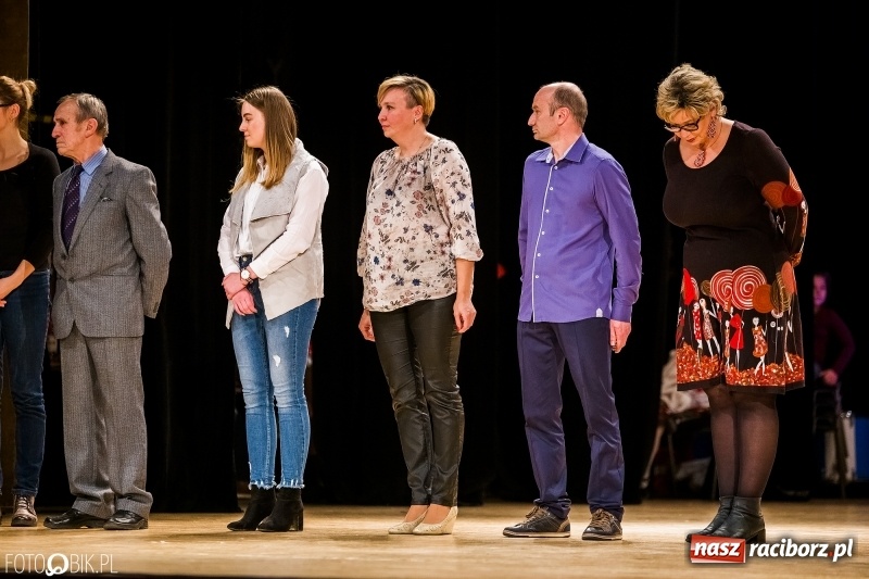 Zdjęcie w galerii na portalu naszraciborz.pl: 20 lat z tańcem. Jubileuszowy koncert Źródła na deskach RCK  wiadomości z regionu