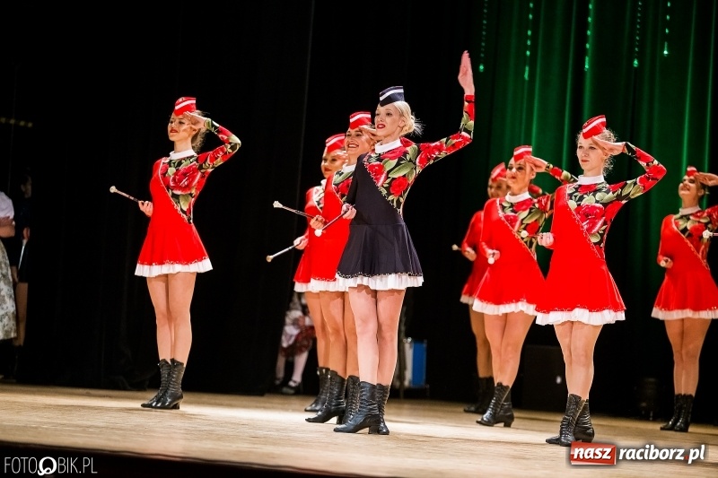 Zdjęcie w galerii na portalu naszraciborz.pl: 20 lat z tańcem. Jubileuszowy koncert Źródła na deskach RCK  wiadomości z regionu