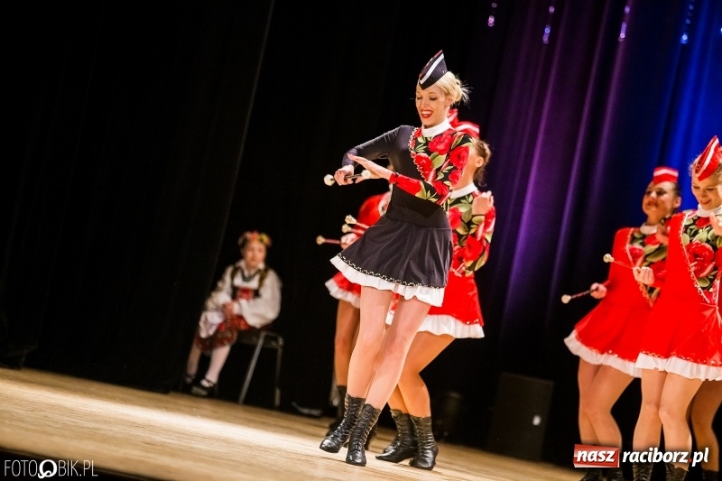 Zdjęcie w galerii na portalu naszraciborz.pl: 20 lat z tańcem. Jubileuszowy koncert Źródła na deskach RCK  wiadomości z regionu