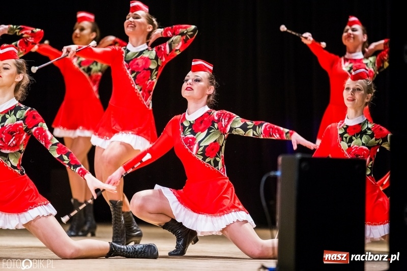 Zdjęcie w galerii na portalu naszraciborz.pl: 20 lat z tańcem. Jubileuszowy koncert Źródła na deskach RCK  wiadomości z regionu