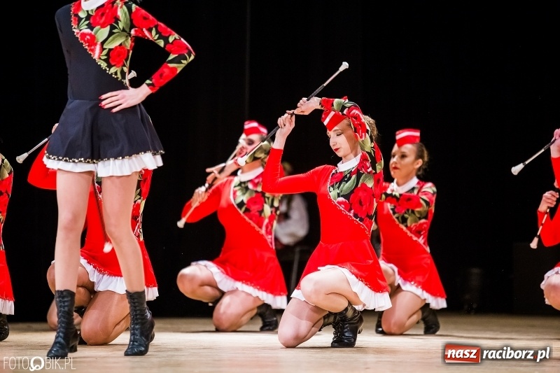 Zdjęcie w galerii na portalu naszraciborz.pl: 20 lat z tańcem. Jubileuszowy koncert Źródła na deskach RCK  wiadomości z regionu