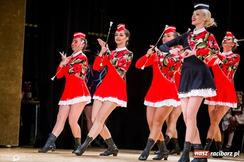 Zdjęcie w galerii na portalu naszraciborz.pl: 20 lat z tańcem. Jubileuszowy koncert Źródła na deskach RCK  wiadomości z regionu