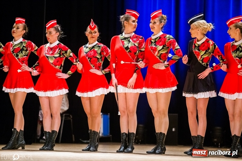 Zdjęcie w galerii na portalu naszraciborz.pl: 20 lat z tańcem. Jubileuszowy koncert Źródła na deskach RCK  wiadomości z regionu