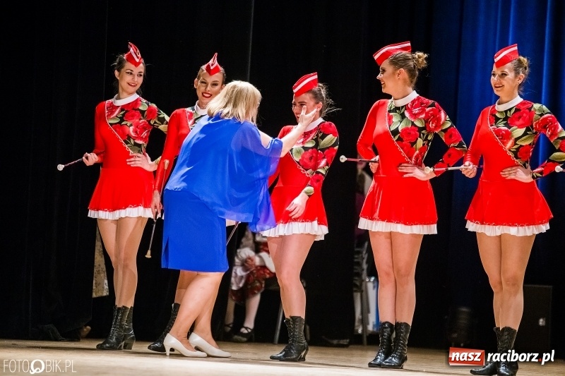 Zdjęcie w galerii na portalu naszraciborz.pl: 20 lat z tańcem. Jubileuszowy koncert Źródła na deskach RCK  wiadomości z regionu