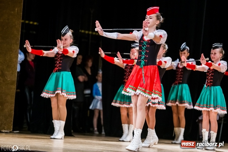 Zdjęcie w galerii na portalu naszraciborz.pl: 20 lat z tańcem. Jubileuszowy koncert Źródła na deskach RCK  wiadomości z regionu