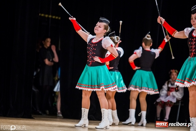 Zdjęcie w galerii na portalu naszraciborz.pl: 20 lat z tańcem. Jubileuszowy koncert Źródła na deskach RCK  wiadomości z regionu